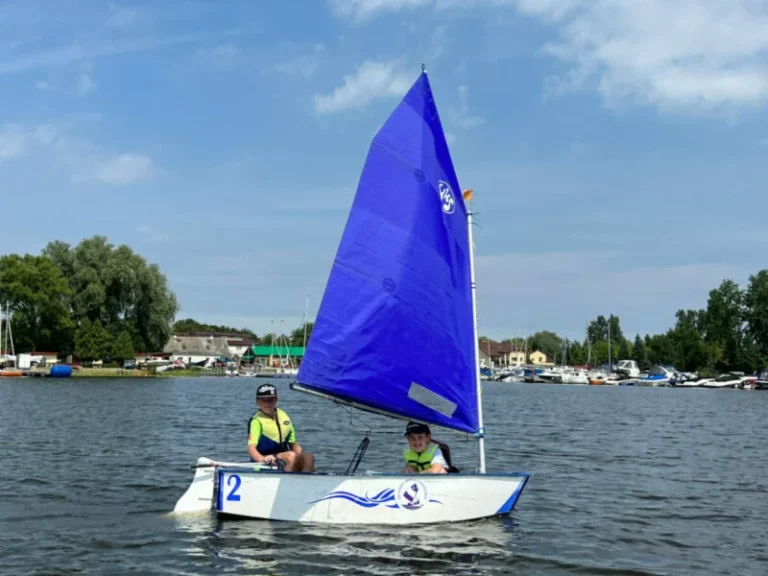 Dzieci na półkoloniach żeglarskich Lion Sailing Warszawa