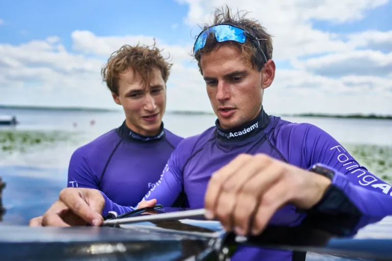 Foiling Academy - kurs żeglowania na ćmie