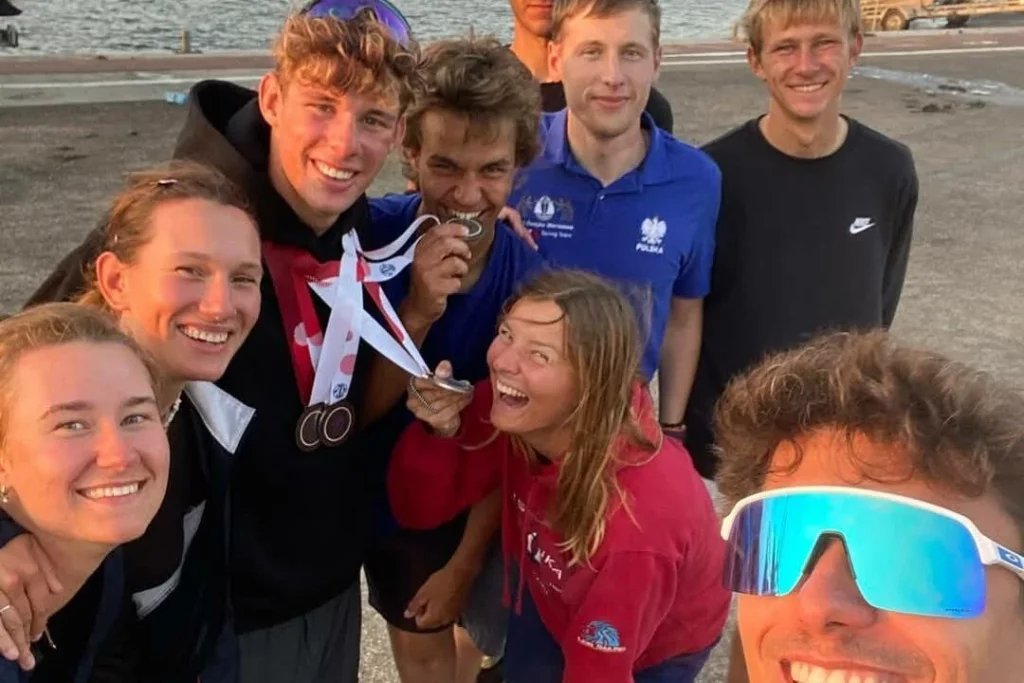 Lion Sailing regatta team na regatach w Pucku